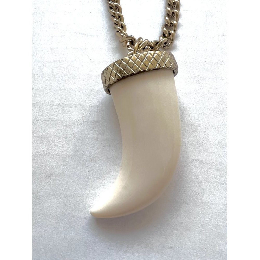 Tiger Tooth Pendant Shape Necklace with Cuban Link Gold Color Necklace
